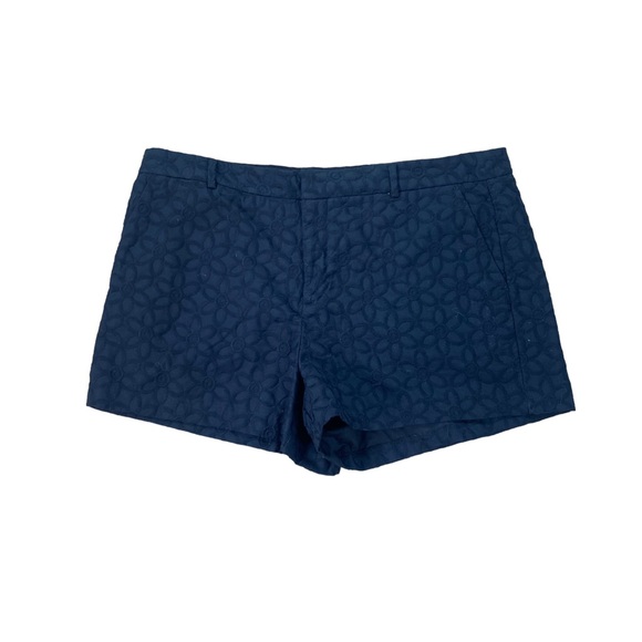 Woman’s Elle floral textured shorts size 14 - Picture 1 of 3